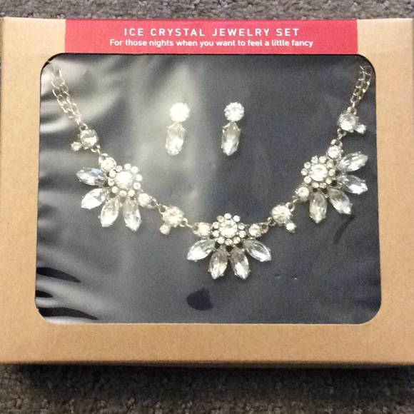 ten thousand villages Jewelry - NWT Ice Crystal Jewelry Set